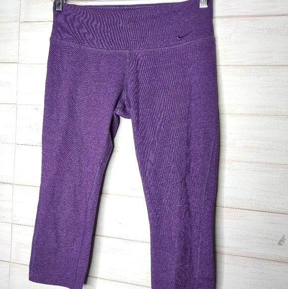 Nike Dri - Fit Women's Capri Leggings - Picture 7 of 9